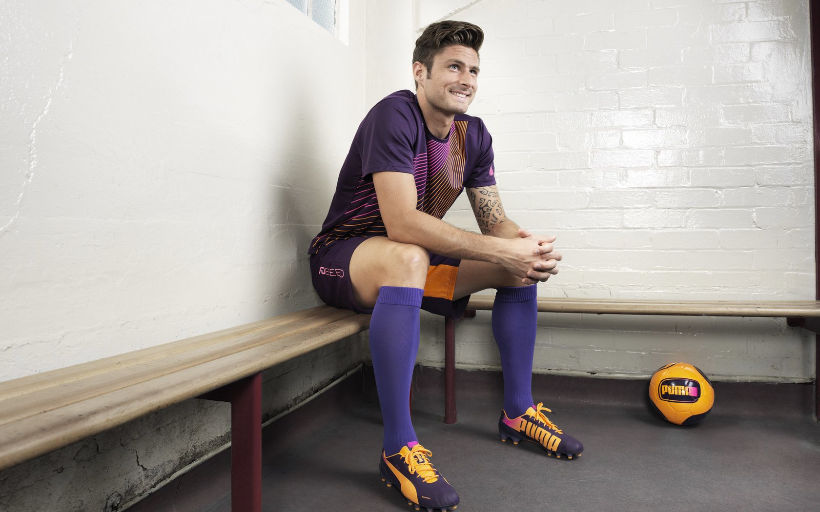 开云体育app安全下载-教练换帅：新主帅带来什么样的变化？，主教练换上自己